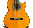 Guitarra flamenca exclusiva de Francisco Broseta con cutaway florentino