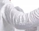 Blusa blanca de flamenco bordado por La Tate
