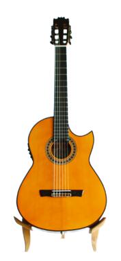 Guitarra flamenca exclusiva de Francisco Broseta con cutaway florentino